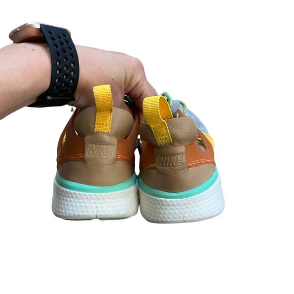 Nike Free Virtuous Sneakers Women's 6 Style Code: 725060-003 - Picture 4 of 6